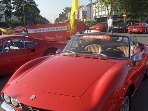 FERRARI DINO